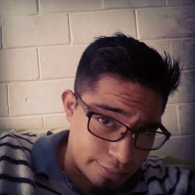 Coman de este chocolate.. :3