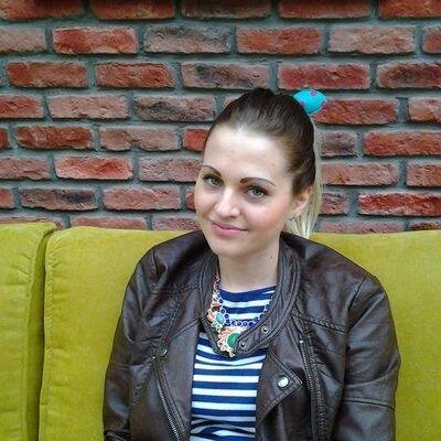 Приветствую. Стараюсь общаться не стандартно. Мне нравится все новое. Родилась в интересном городе. Как человек я очень раскрепощенная.
