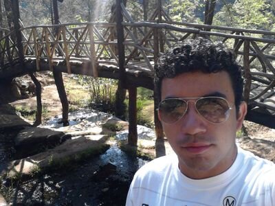 Estudiante de Ing. Electrónica en el ITESO, apasionado por el fútbol, la ciencia y la tecnología, los derechos humanos. Principiante en Fotografía.