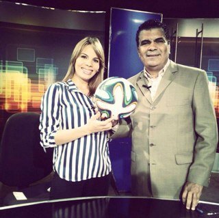 De lunes a viernes por Telecentro canal 13 de 8:00 a 9:00pm con la conduccion de @HectorMReynoso