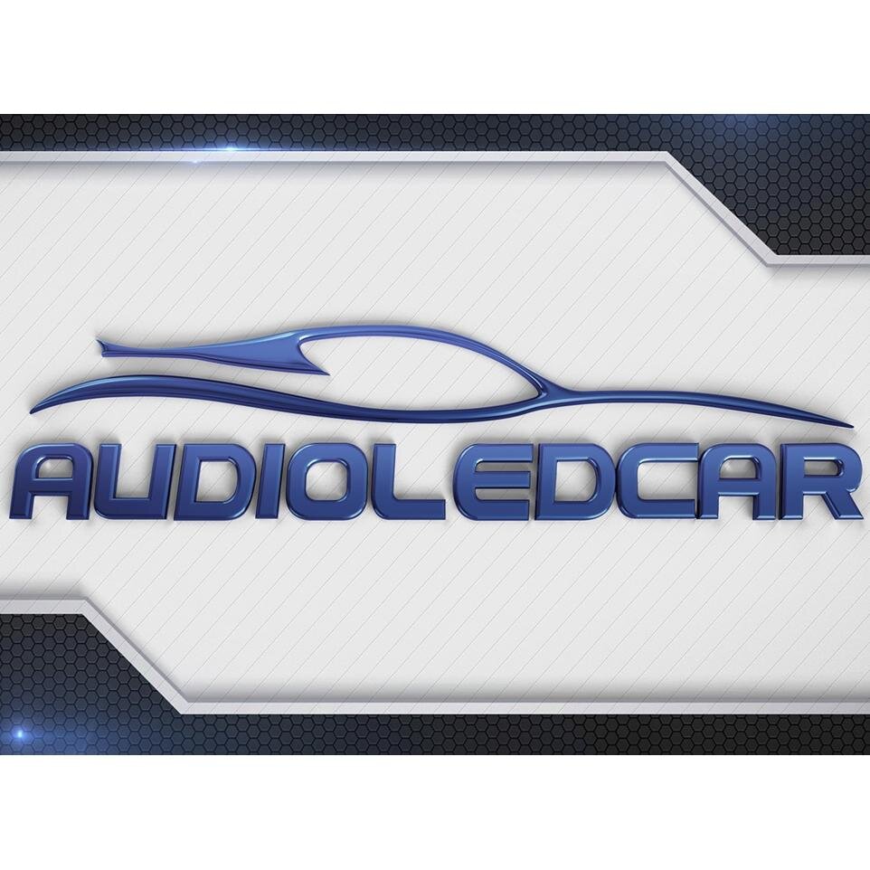 Empresa especialista en iluminación LED y xenon, diagnosis, vinilos, pintura plástica y accesorios para coche.