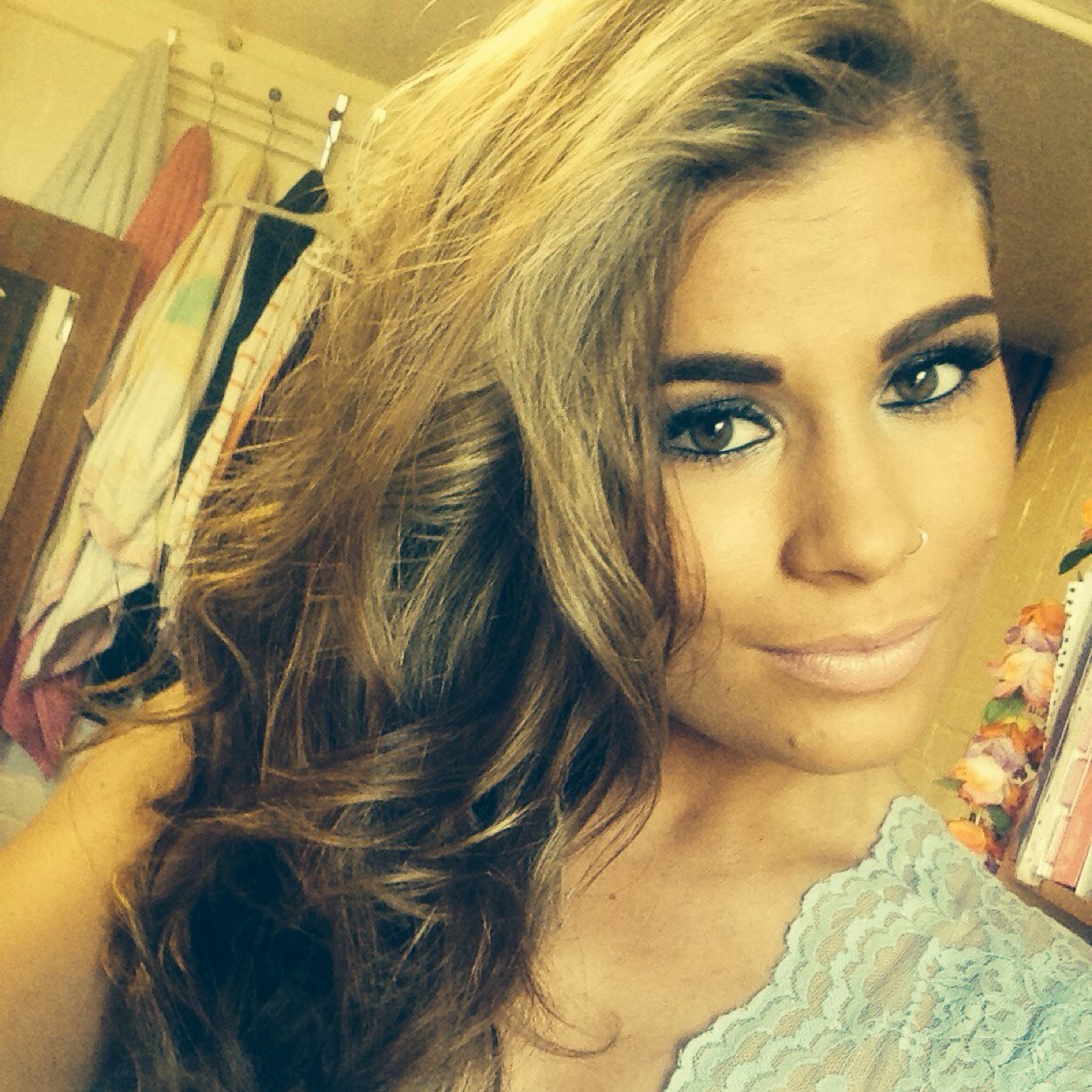 Jenelia_Megan's profile picture. 'Like The Darkness Turns to Light, Somethin Just Keeps Pushin Me On & On...' Little Bit Crazy About Deep House...✌