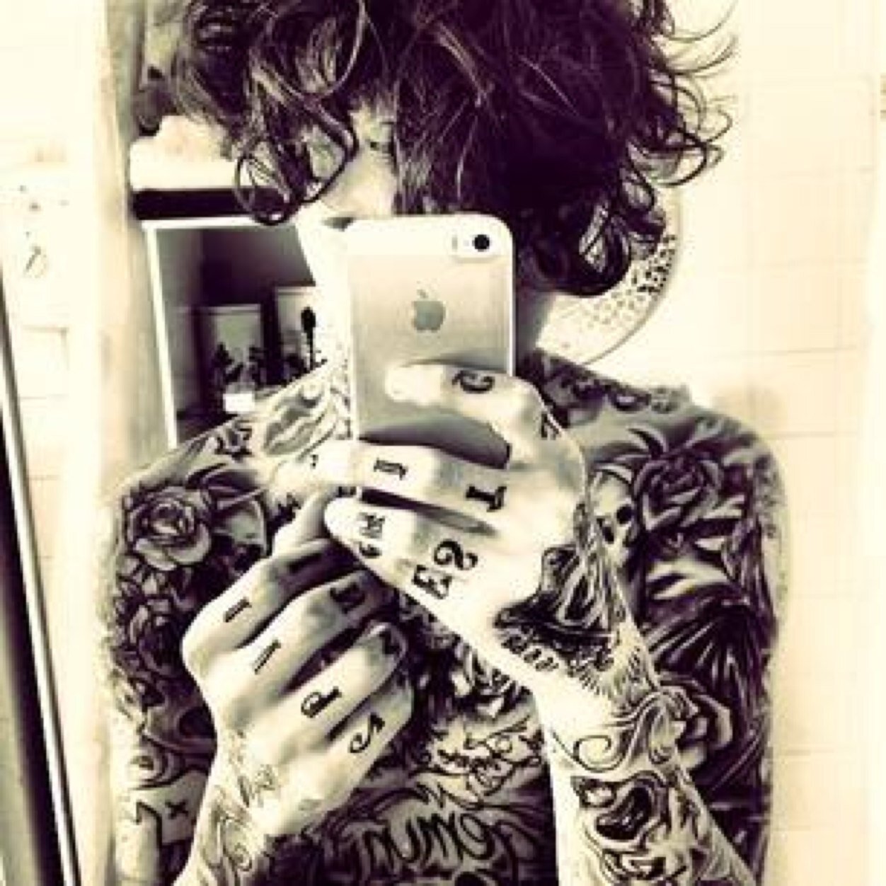 Tattooist & body piecer...