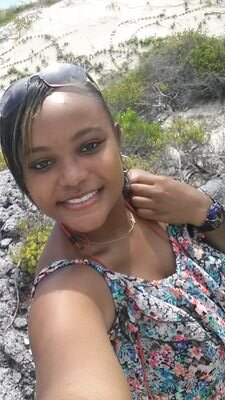 LGshine242's profile picture. Not living for people anymore just trying to please myself and if u can't except that  then that's too bad #staymad// anything else ask me