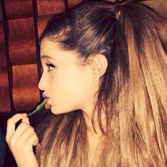 hi sweetie, I just gave you a free follow, please follow my acc @GoldenHeartAri back? thank you! love you xoxo