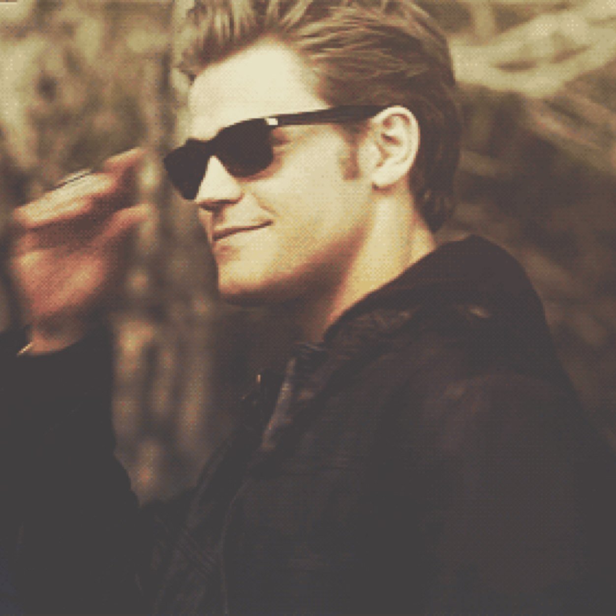 RipperStefanx's profile picture. I’ve only spent one summer with you and I feel like I want to blow my head off {Tvd+VA-RP+18-Vampire-Humanity:off-Single}