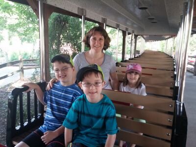 MarieCChalbot's profile picture. Mother of triplets 🇫🇷