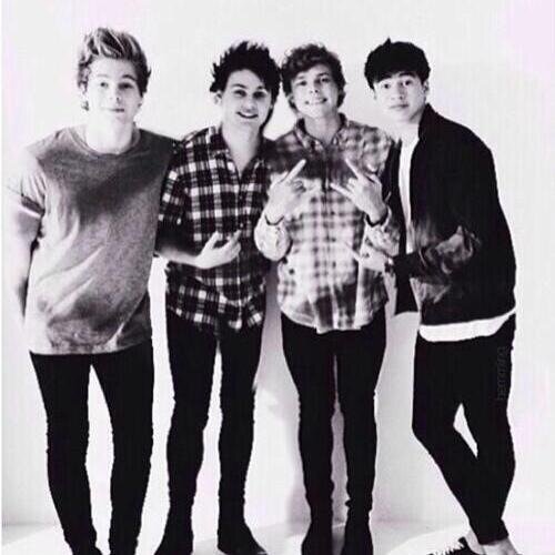 hello, could you please follow @mgcliffordfml it would mean alot, thank you ily :)