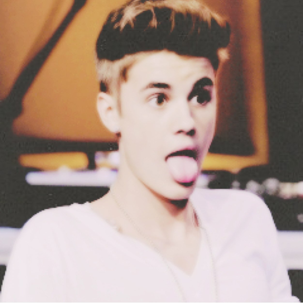 Please @justinbieber follow @BieberFtSwiftie thanks:€