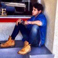 FREE FOLLOW/bio (@lukesqueenbee) 's Twitter Profile