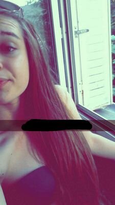 Coraliebnard's profile picture. 