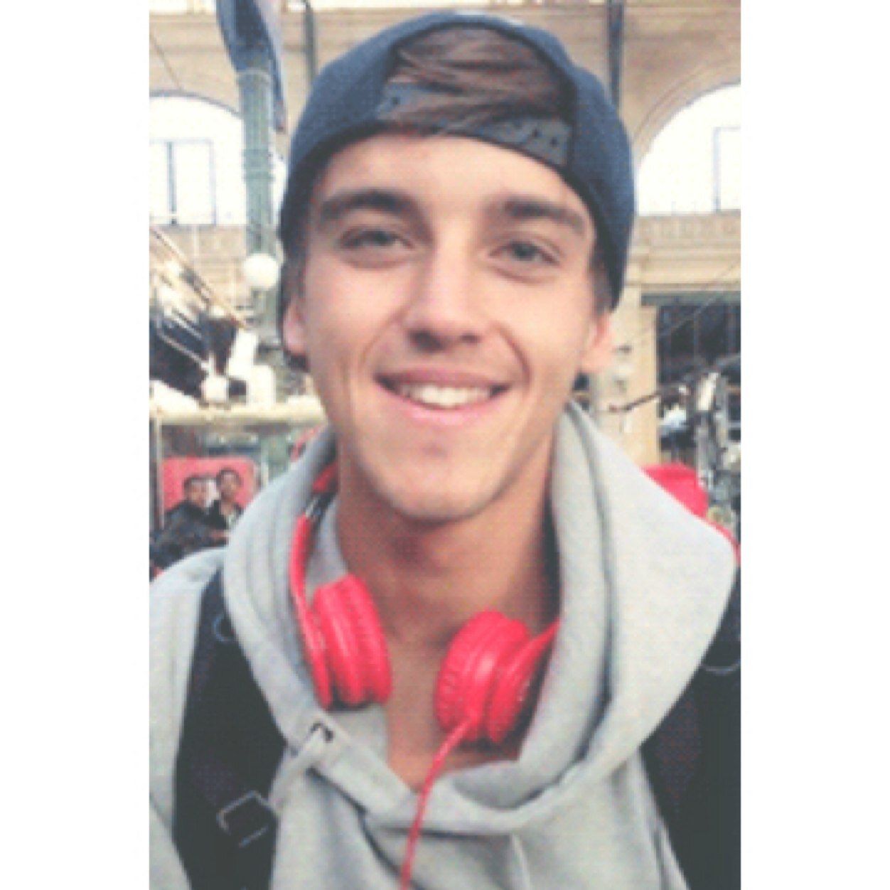 I gave you a free follow so follow @damnastxn for me please