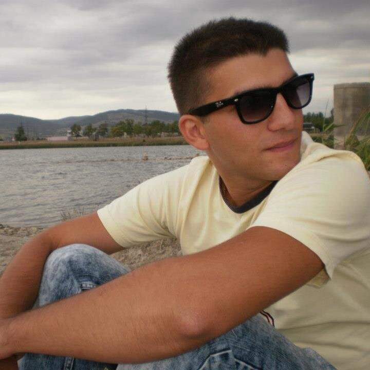 iuripapavadze's profile picture. გრანდიოზულად დავიბადე