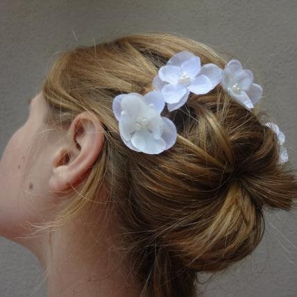 Come check out my gorgeous handmade bridal hair pins! sold at https://t.co/Aq59FNfs4Y