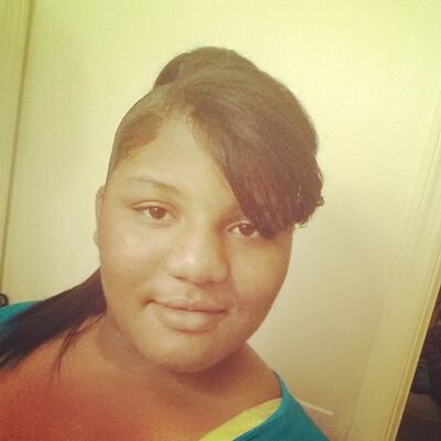 im a Directioner and a mixer. kik name : SkyBlueHoran and instagram : carleisha hammond.  byee love ya