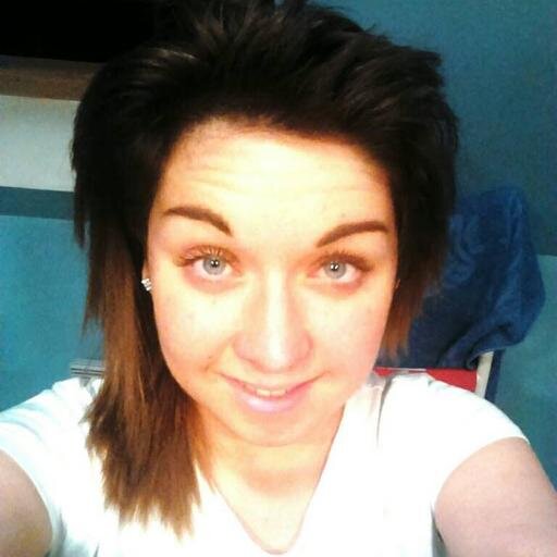 Sarah_Lgndr's profile picture. Soit droit avec moi et je le serai avec toi.
                                                                             H.C.E.P ✌️✌️ 08.04.2012 ♥