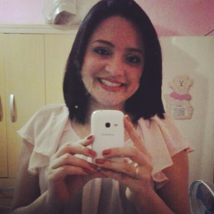 Consagrada a Deus no carisma Shalom. Noiva do Sidney. Feliz.