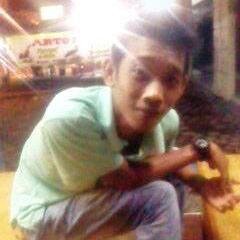 Cinta itu seperti air Dibutuhkan semua orang                                                                     Hidup Itu Simple Aja Jgan Banyak Gaya ^_^