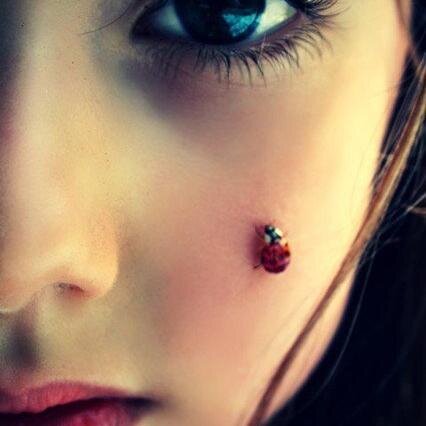 -•◘ Eu tentei você bem sabe, o tanto de amor que tenho aqui por você já não cabe