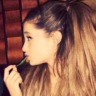 hi sweetie, I just gave you a free follow, please follow my acc @GoldenHeartAri back? thank you! love you xoxo