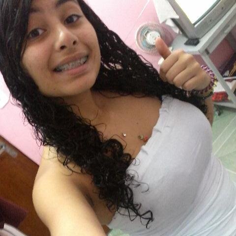 L4isRodrigues's profile picture. Você pensa já ter passado pelo pior momento da sua vida quando vive um amor não correspondido, mas isso muda quando se tem longe alguém que ama como irmão