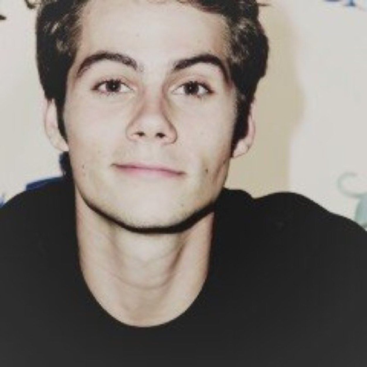Free follow from @Jaureguispunk :) You're beautiful!(: