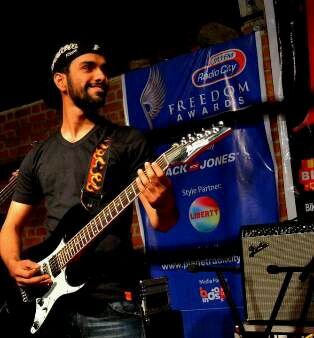 SandhirAbhinav's profile picture. Entrepreneur
Music Composer 
Beat Maker


Currently working on Music for Games

#RMFC