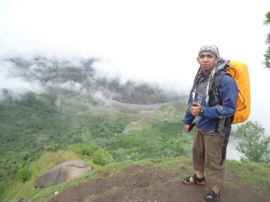 Study hard at State University of Mks|still love DIH | i like travelling,billiard,PS3 | Not ngedrugs,ngefree sex,ngemiras,ngeclubing
