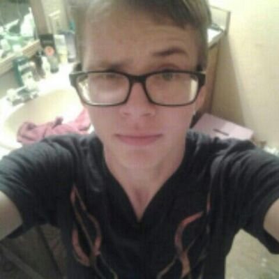 This is Dalton. He's my dees fo lyfe bro! He's the best brother ever and I love him a ton! Hes my directioner bro! Xxx *@UnicornTefy*