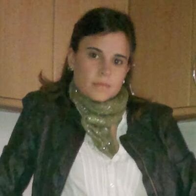 Madre, esposa y podóloga de profesión. Apasionada de los animales y de la naturaleza.