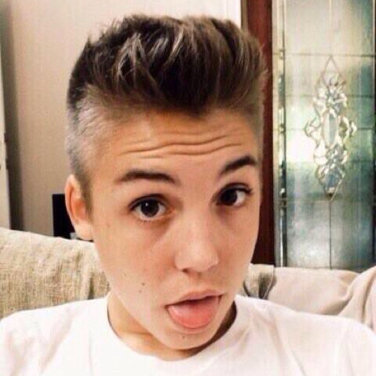 Hey dont follow back this is a free follow from @nashespinosa_ so could you please go follow her :) thank you