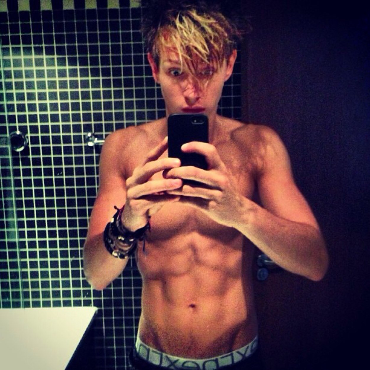 Hey guys it me james from the vamps if you dont believe then don't follow xx