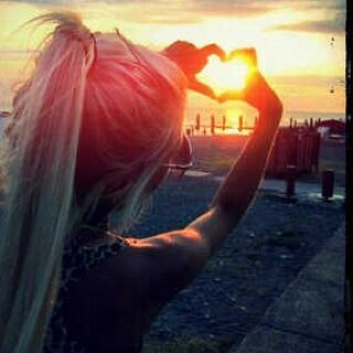 Ek is mal oor netbal, jukskei, atletiek en rugby al kan ek dt self nie speel nie!Ek is ook n groot Kind van Jesus.Eer en prys hom vir alles wat hy vir my betekN