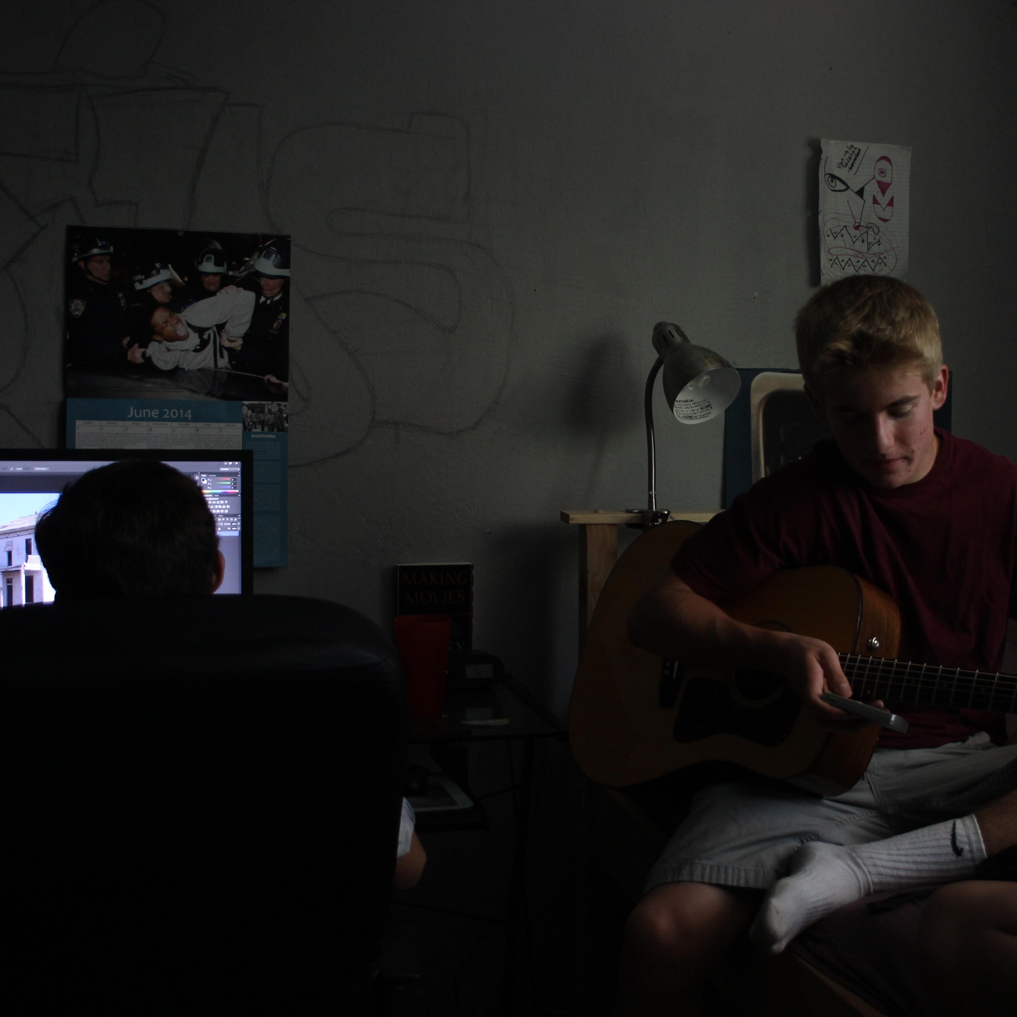 Simmons_Music's profile picture. 