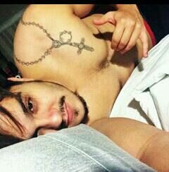Você é a força que me faz andar, você é a esperança que me faz confiar. @luansantana
                      Since 23.O5.2O12