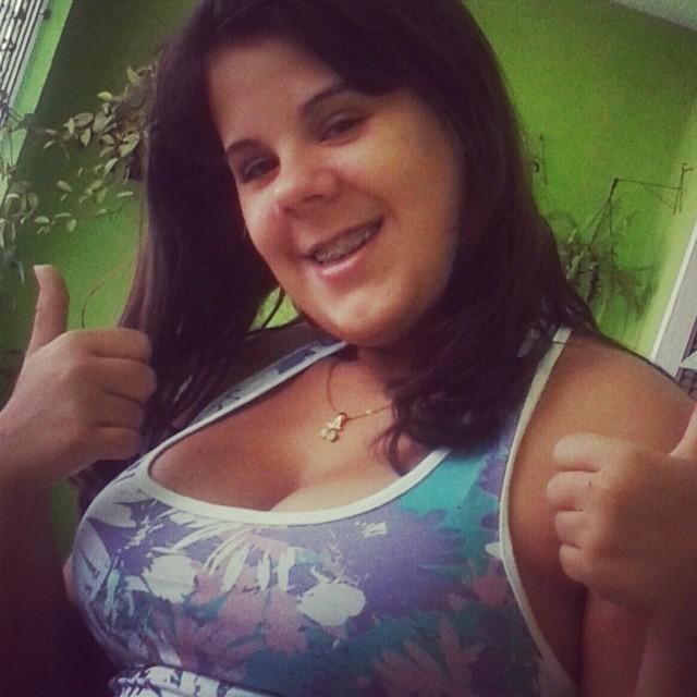 senta carinhosa  legal  feliz por ter pessoas do meu lado  solteira amo minha familia