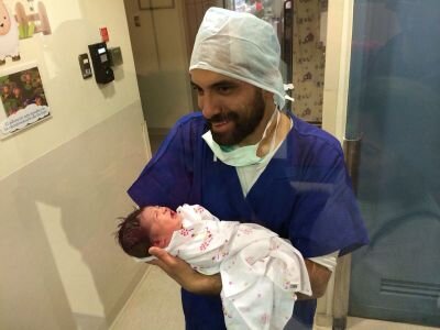 Papá, esposo, chileno, rockero, colocolino, informático. Tratando de ser felices con mi familia en el país más feliz del mundo.