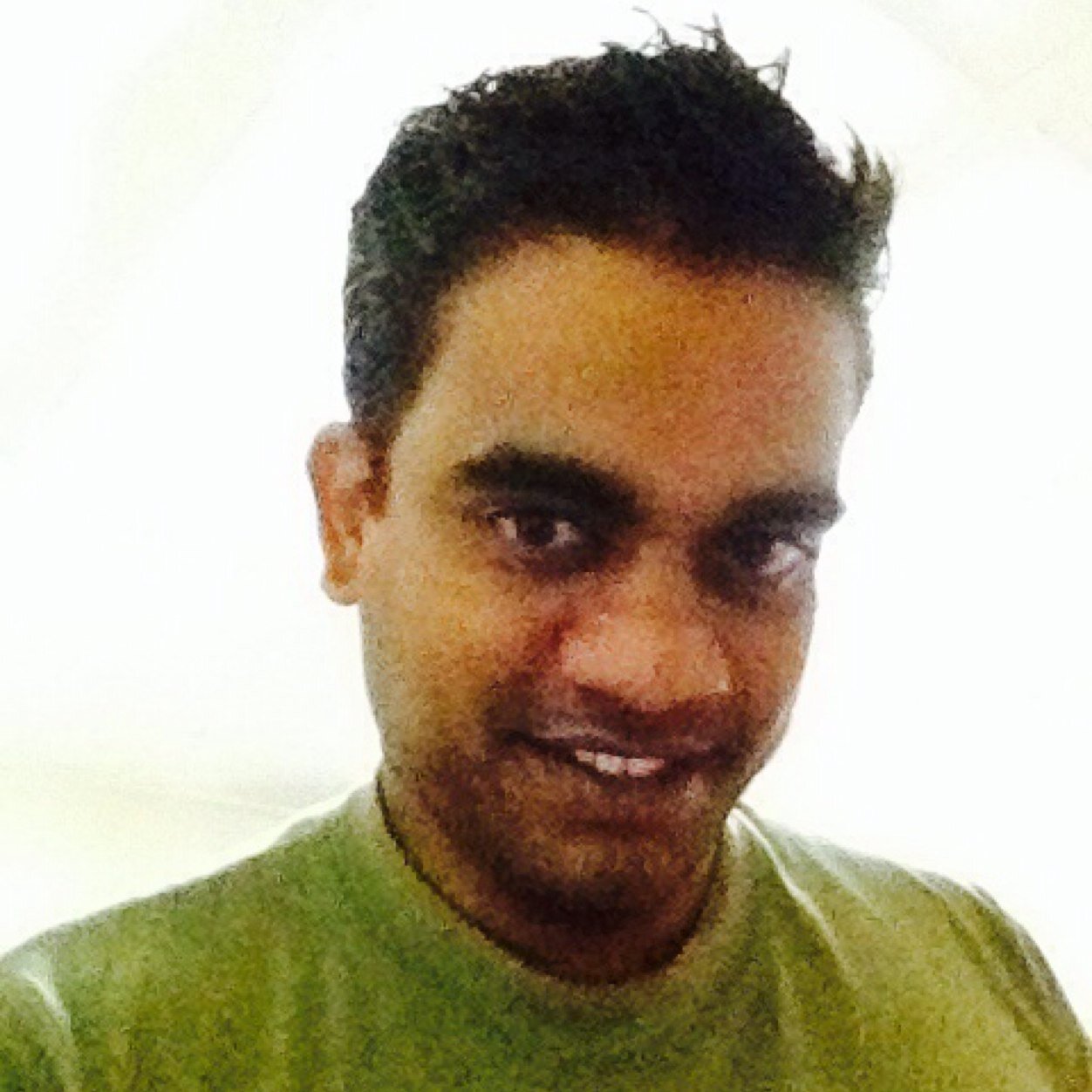 Mech Engr by profession @Isgec, gadget buff, movie lover, passionate bout cricket, luvz to travel n more....hav to figure out the rest..