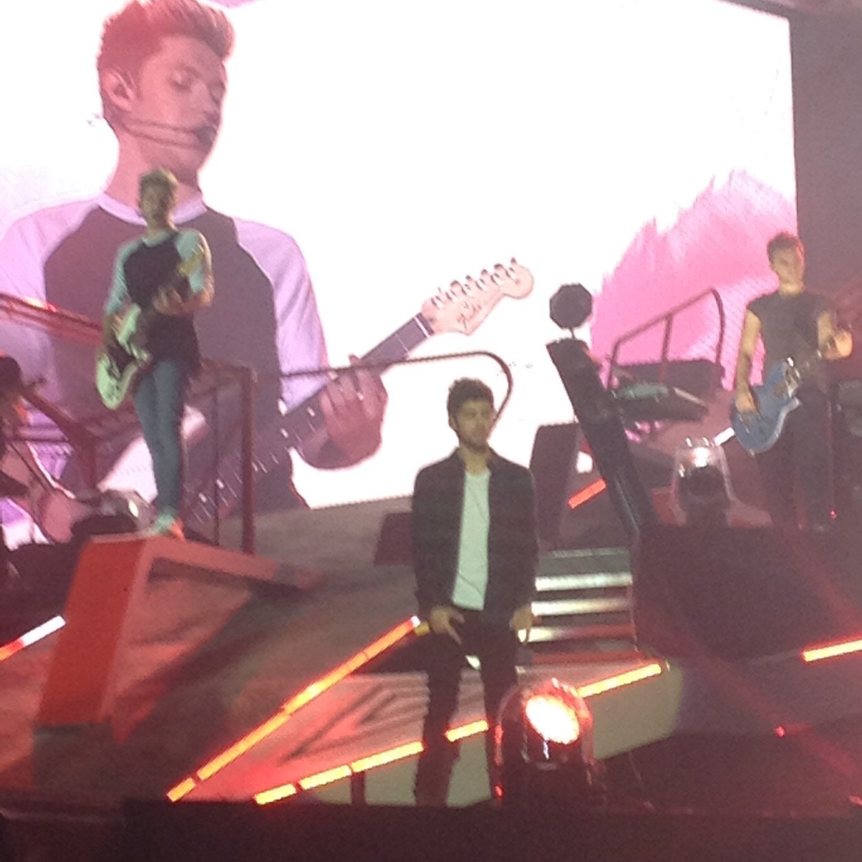 onedirection...22/12/2011+22/07/2012+15/03/13 saw them live:)