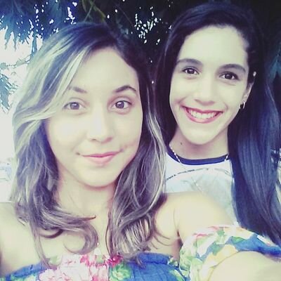 Uma Meniininha Perfeiita, sincera, amável, amiga pra todas as horas. Ela é APENAS uma menininha como todas as outras! Melhor no caráter, na amizade e no amor!