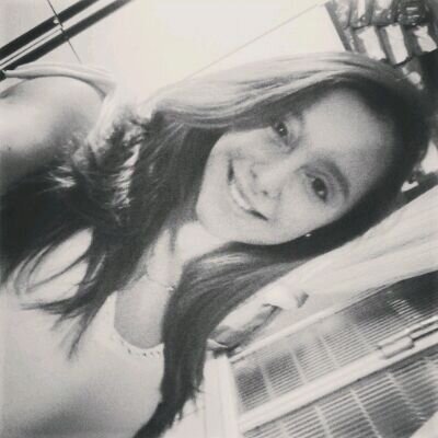 Mudei. 
Não por opção, necessidade ou qualquer coisa do gênero, mudei porquê o tempo me mudou.