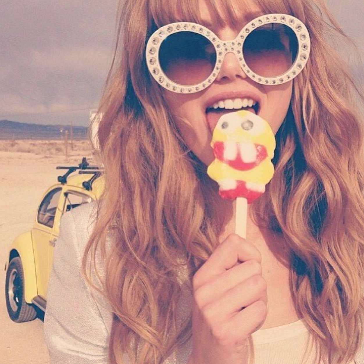 0kMari's profile picture. 江戸っ子で言葉遣いがわるいけど悪気はないんです。いつも空腹なんです。早くねこになりたいです。コドモ脳でお酒と塩味大好き