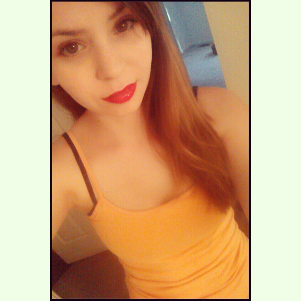 cuteracergrl15's profile picture. 