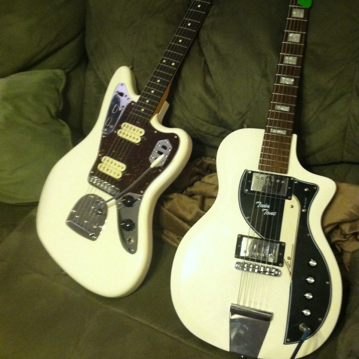 Building, restoring and repairing guitars and amps for 35 years. Repair and restore YOUR instrument or amplifier quickly and properly at BlueMystGuitar!