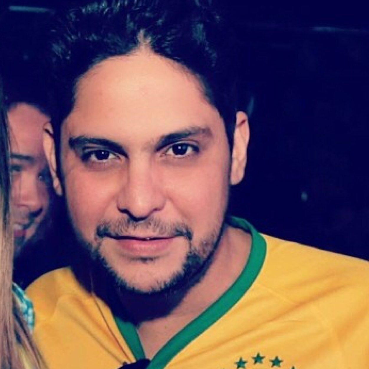 Se eu ganhasse um abraço ou um beijo no rosto para mim era tudo, tudo o que eu mais queria. ♫ Fãs de @jorgeemateus . 25/08 e 17/08 Donas: @isadias4 e @ingh_alve