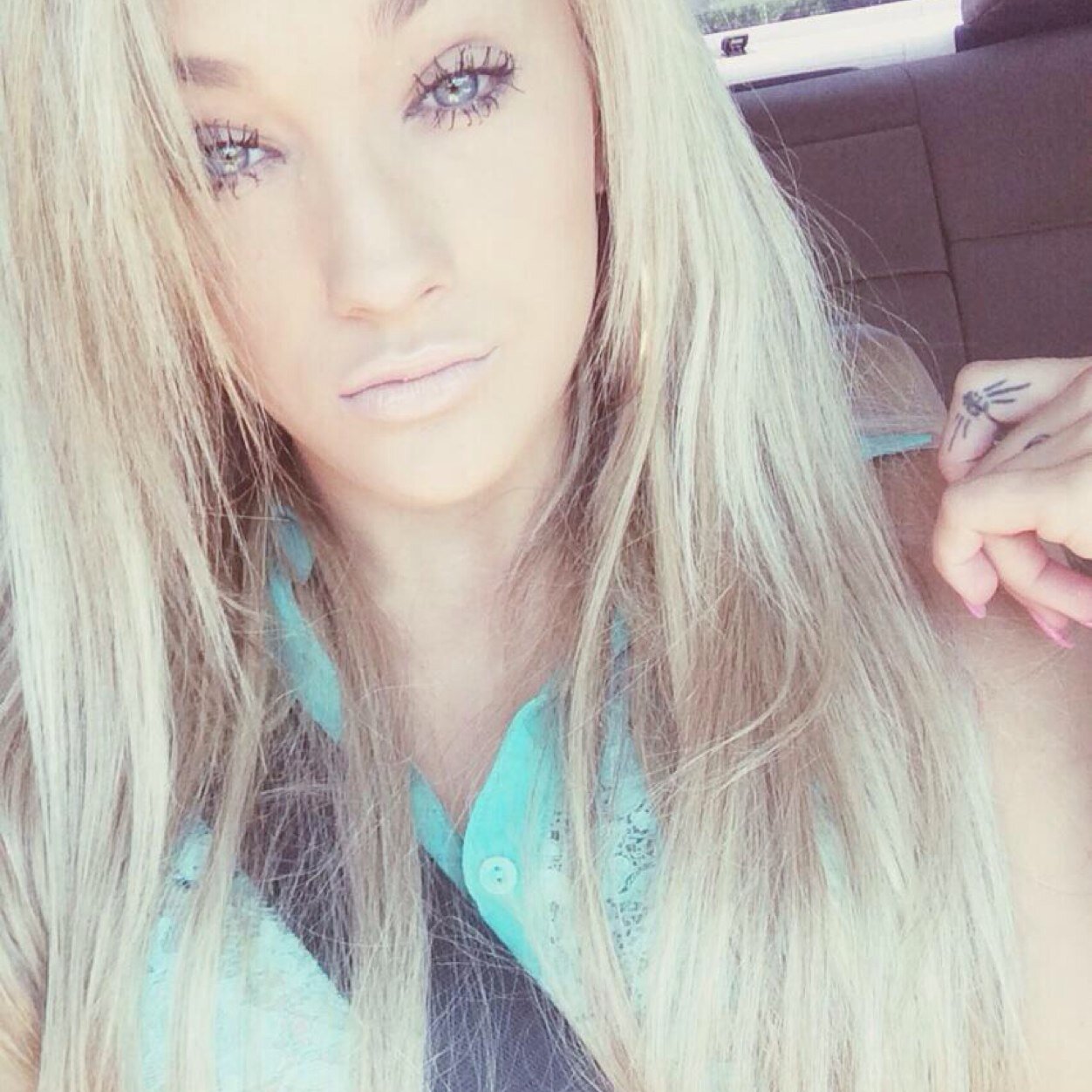 20 || California || Ig: xokelliscottxo_ || stoner