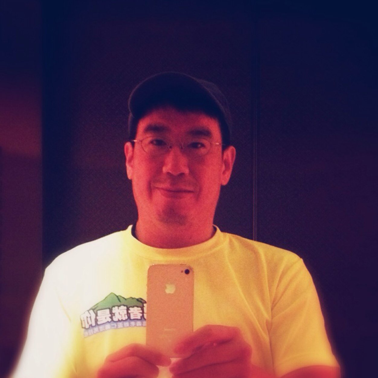 喜歡馬拉松的胖子, 也著迷於 iPod, iPad, iPhone, Apple TV& Mac Book...