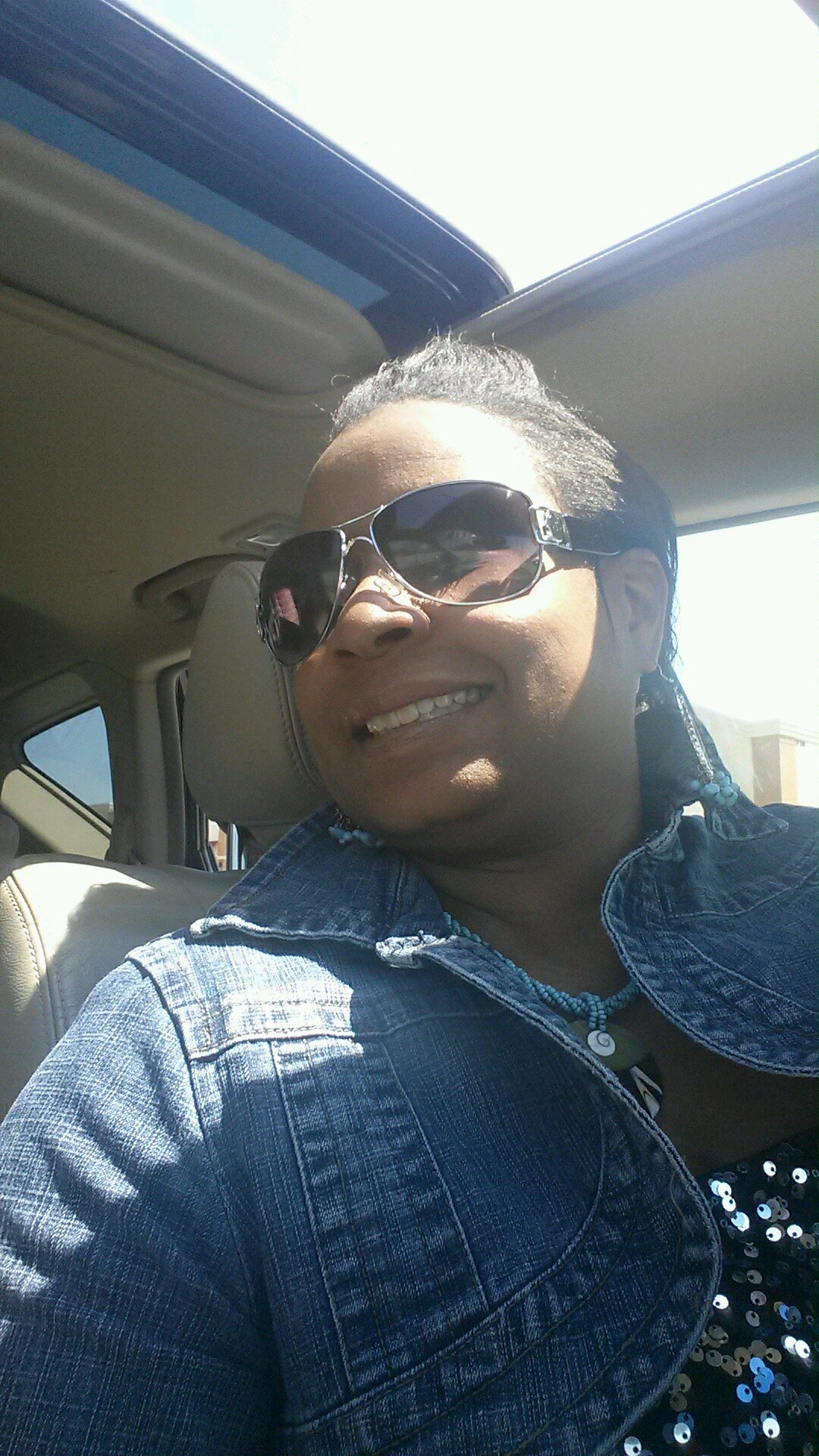 I Work n Play Gladiator part time, I live life freely,I sit in the front row of ALL classes. My name is Michelle & my bush goes ALLLLLLL the way around!