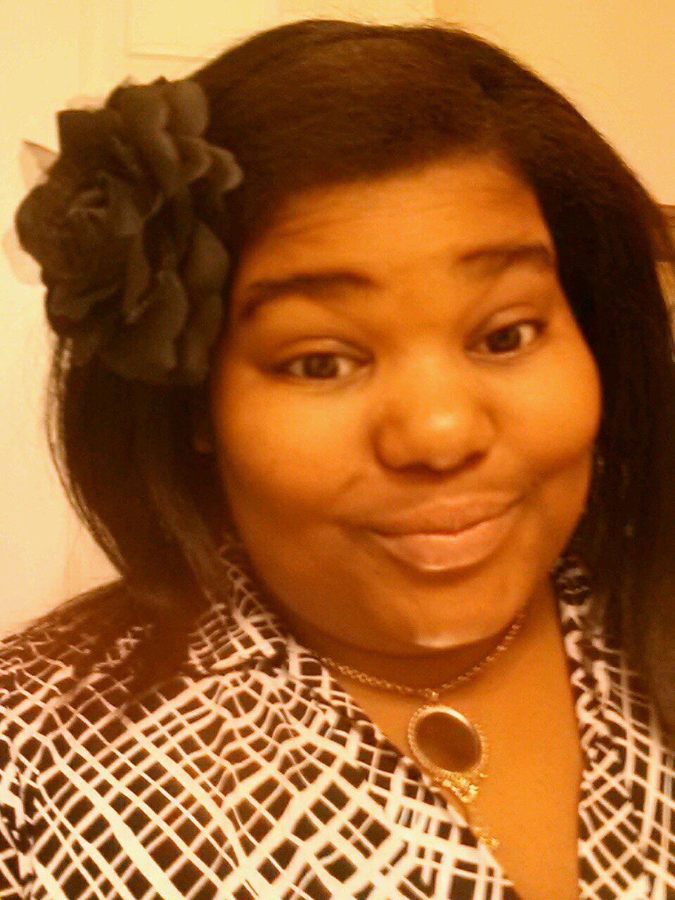 loves IM5,Monster high,chocolate,phillys. Also loves cake, sherbet, and anything sweet or spicy (like me). #danastwekteam