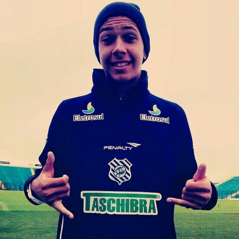 Jogador de Futebol. Atualmente no Figueirense Futebol Clube.